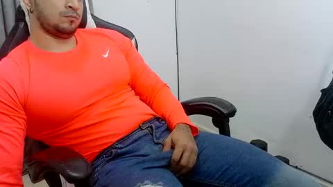 andres180950734 online show from April 2026 10:05:02 PM