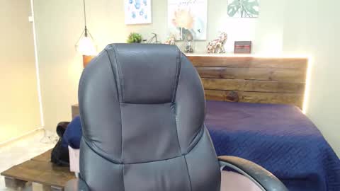 Snapshot of andres1_8 chatting on November 2025 01:37:02 PM IM ANDRES online show from November 2025 01:37:02 PM