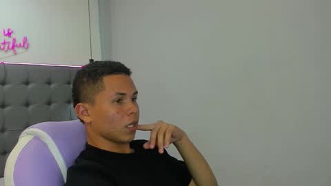 Snapshot of andres1_8 chatting on December 2025 02:51:02 AM IM ANDRES online show from December 2025 02:51:02 AM