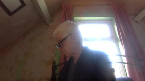 Andrew online show from April 2026 11:49:01 AM