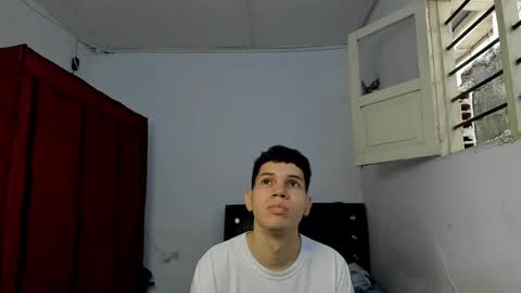 andrew_2811 online show from March 2026 11:04:02 PM