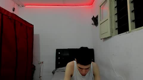 andrew_2811 online show from April 2026 07:14:01 AM