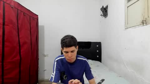 andrew_2811 online show from April 2026 02:04:01 AM