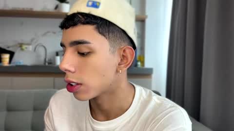 Andrew M. online show from April 2026 09:39:01 PM