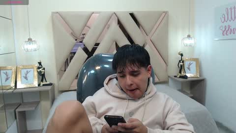 ANDREW online show from January 2025 12:24:02 PM