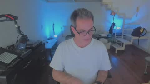 Andrew online show from April 2026 02:14:01 AM