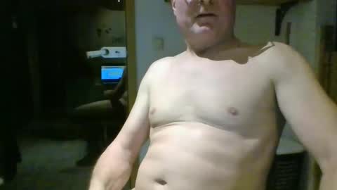 Snapshot of andybayern chatting on December 2025 05:28:02 PM andybayern online show from December 2025 05:28:02 PM