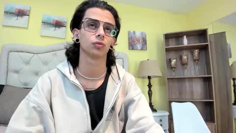 andyxibrat online show from December 2025 12:45:01 PM