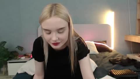 Angela online show from May 2026 12:32:02 PM