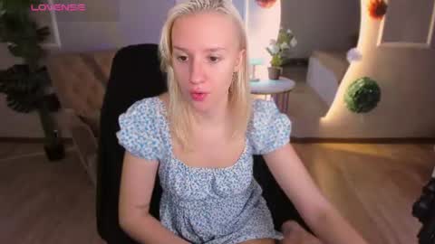 Snapshot of angel_tessa chatting on July 2026 02:01:01 PM Angelica online show from July 2026 02:01:01 PM