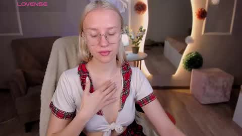 Snapshot of angel_tessa chatting on July 2026 02:14:02 PM Angelica online show from July 2026 02:14:02 PM