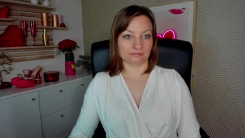 Angela online show from March 2026 06:52:02 AM