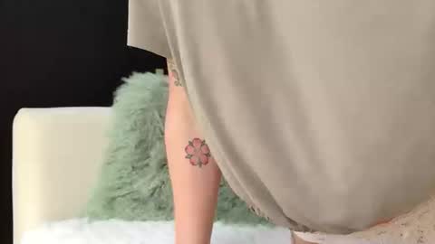 Snapshot of angelbabyphoebe chatting on April 2026 04:34:02 PM angelbabyphoebe online show from April 2026 04:34:02 PM