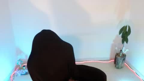 angele online show from October 2025 02:22:02 AM