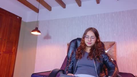 angel online show from November 2025 07:45:01 PM