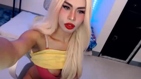 Snapshot of angelic_face_808 chatting on June 2026 11:20:01 PM DIVINE ANGEL online show from June 2026 11:20:01 PM