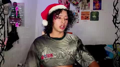 Snapshot of angelsdustxxx chatting on December 2024 05:00:02 PM online show from December 2024 05:00:02 PM