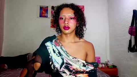 Snapshot of angelsdustxxx chatting on February 2025 06:40:01 AM online show from February 2025 06:40:01 AM