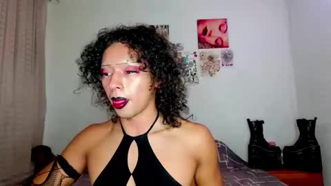 Snapshot of angelsdustxxx chatting on February 2025 02:42:02 AM online show from February 2025 02:42:02 AM