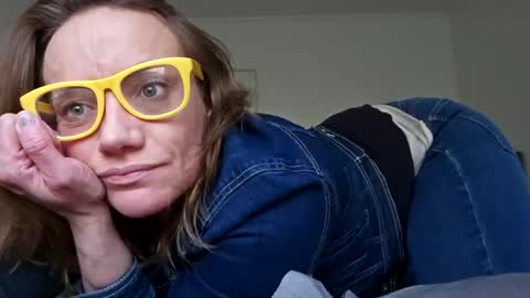 angelvanderpool71 online show from December 2024 10:45:01 PM