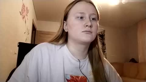 Snapshot of anika_lipps chatting on November 2025 02:41:01 PM Anika online show from November 2025 02:41:01 PM