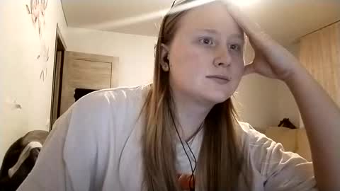 Snapshot of anika_lipps chatting on November 2025 02:00:01 AM Anika online show from November 2025 02:00:01 AM