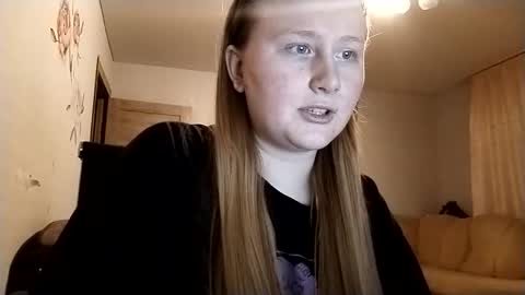 Snapshot of anika_lipps chatting on November 2025 05:57:01 PM Anika online show from November 2025 05:57:01 PM