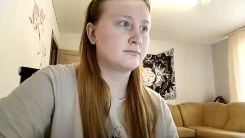 Snapshot of anika_lipps chatting on November 2025 09:01:02 AM Anika online show from November 2025 09:01:02 AM