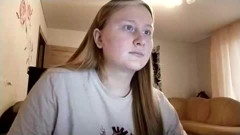 Snapshot of anika_lipps chatting on December 2025 11:52:01 AM Anika online show from December 2025 11:52:01 AM