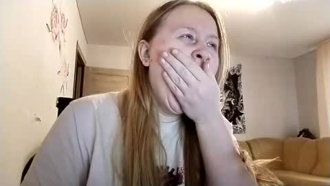 Snapshot of anika_lipps chatting on December 2025 10:57:01 AM Anika online show from December 2025 10:57:01 AM