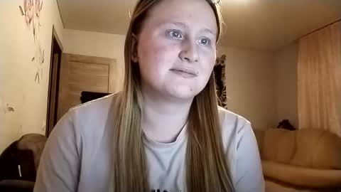 Snapshot of anika_lipps chatting on December 2025 11:02:01 PM Anika online show from December 2025 11:02:01 PM