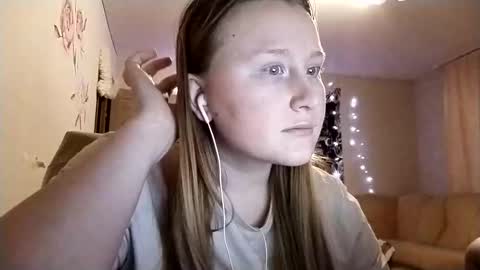 Snapshot of anika_lipps chatting on January 2026 04:45:01 PM Anika online show from January 2026 04:45:01 PM