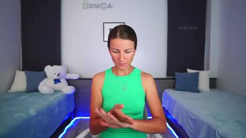 Anna Shine online show from May 2026 09:17:02 AM