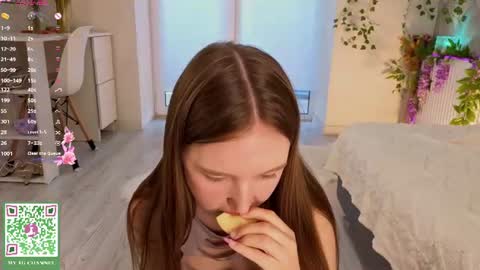 Snapshot of annamarie_foryou chatting on July 2026 09:59:01 AM Holly Molly Im Polly online show from July 2026 09:59:01 AM