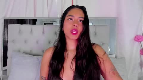 Snapshot of annaqueen_ chatting on December 2024 06:17:01 PM Anna online show from December 2024 06:17:01 PM