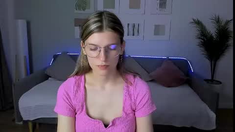 Im Anna online show from May 2026 08:53:01 AM