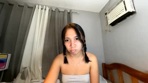 anne_chanelx online show from April 2026 07:58:02 PM