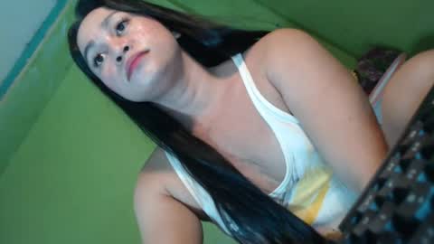 Snapshot of anne_hotaway chatting on June 2026 12:04:01 AM anne_hotaway online show from June 2026 12:04:01 AM