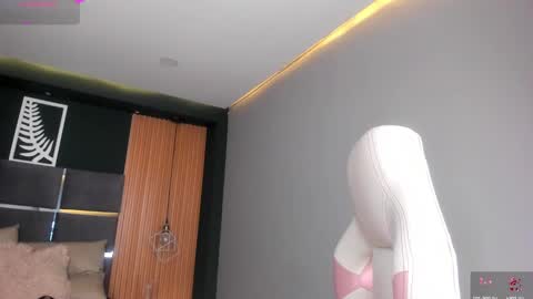 Annie Roberts online show from December 2024 02:32:01 PM