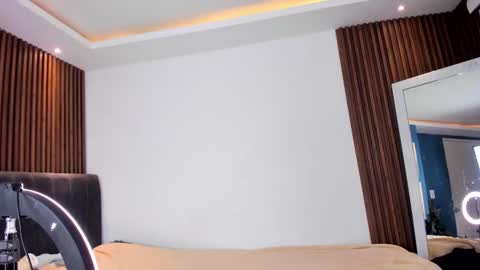 Annie Roberts online show from February 2025 08:36:01 PM