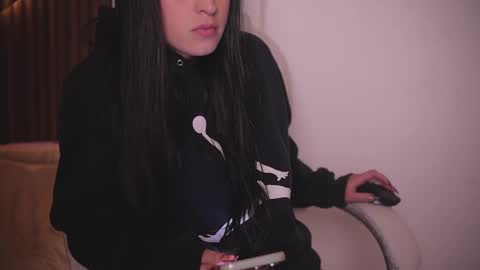 Annie Roberts online show from September 2025 09:04:01 PM