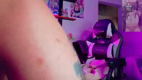 Annie  Michael  online show from June 2026 02:06:02 PM