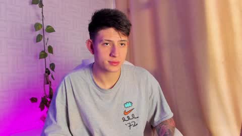 Annie  Alex online show from December 2024 02:00:02 PM