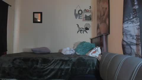 Snapshot of annyluna1 chatting on April 2026 06:19:01 PM Annyluna online show from April 2026 06:19:01 PM