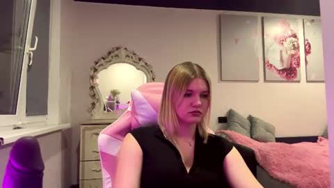 annyvibess online show from June 2026 09:16:01 PM