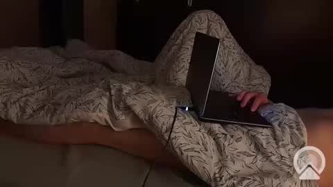 Snapshot of anotherwhat chatting on March 2025 08:09:02 PM REAL FEEL 2024 online show from March 2025 08:09:02 PM