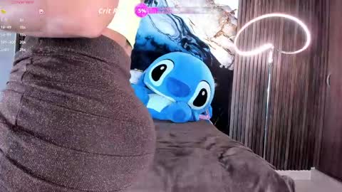 Anthoneladoll online show from April 2026 03:00:01 PM