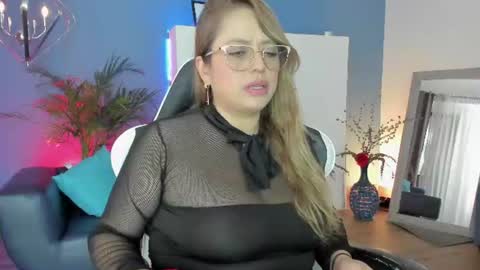 Snapshot of anto_thompson chatting on June 2026 08:00:01 PM Antonella online show from June 2026 08:00:01 PM