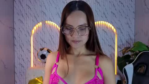 Snapshot of antonella_tx_ chatting on June 2026 12:50:01 PM Follow me.. Live 1430 to 2100 online show from June 2026 12:50:01 PM