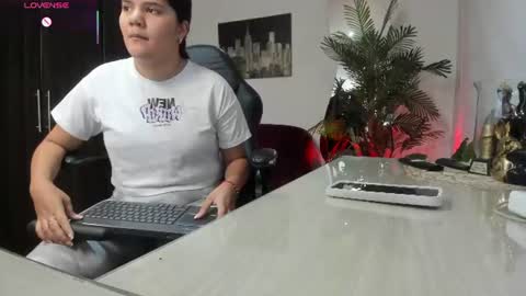 Antonella  online show from July 2026 01:02:01 PM